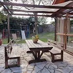 ξύλινο κτήμα παππά