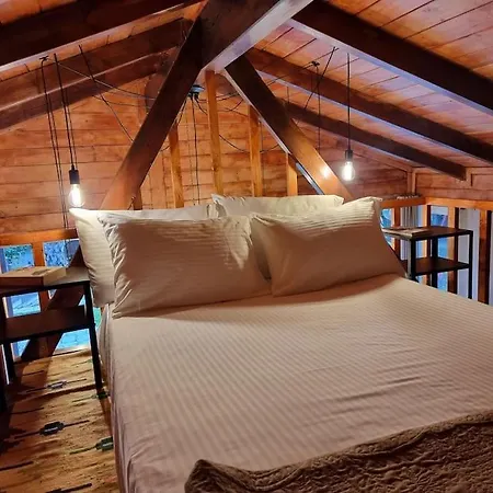 ξύλινο κτήμα παππά Σαλέ