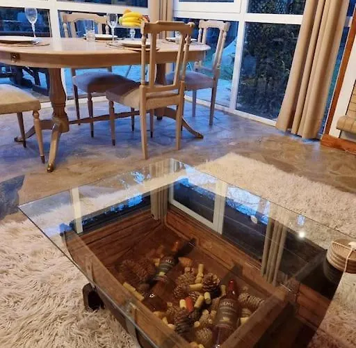 ξύλινο κτήμα παππά * Λειβαδιά