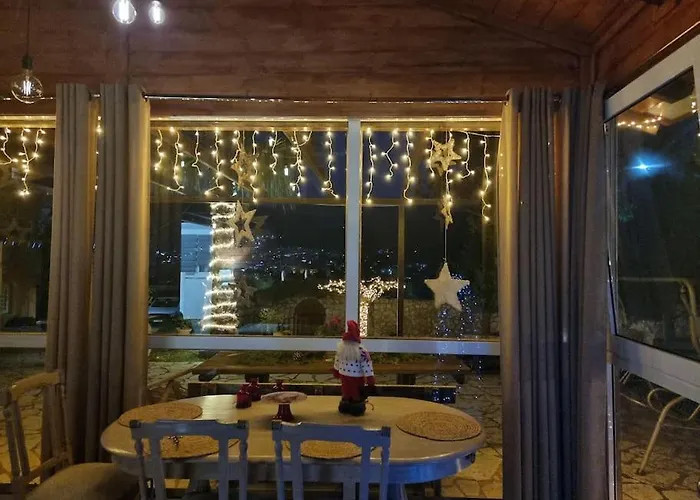 ξύλινο κτήμα παππά Σαλέ Λειβαδιά